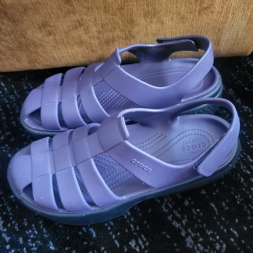 CROCS Purple Fisherman Stomp Platform Sandals Water-Friendly Design